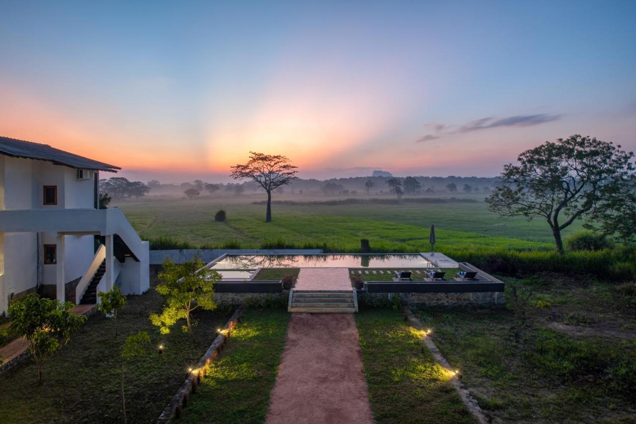 Ceylon Breeze Sigiriya Hotel Екстериор снимка