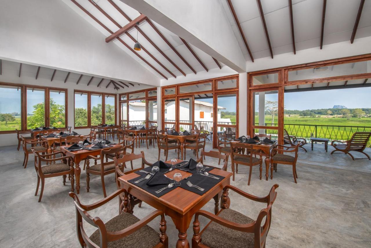Ceylon Breeze Sigiriya Hotel Екстериор снимка