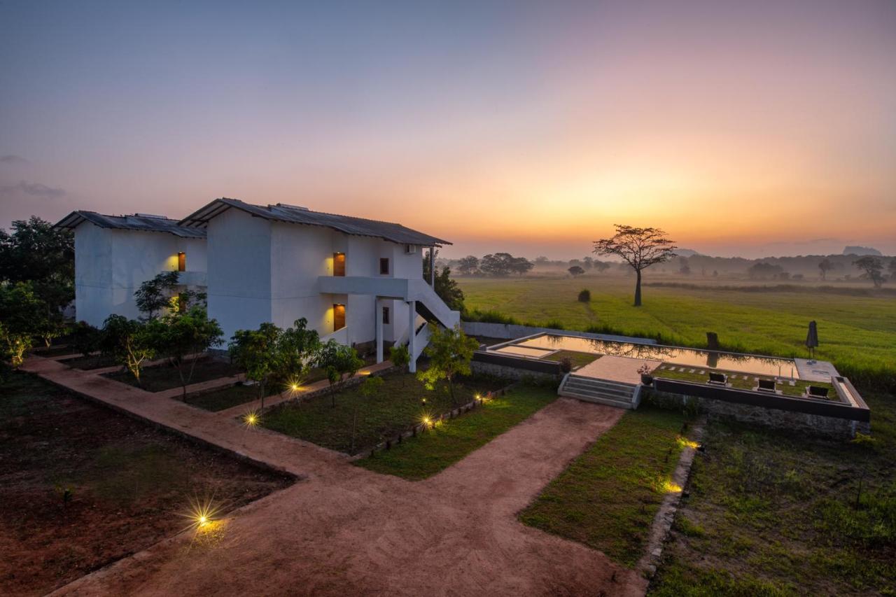 Ceylon Breeze Sigiriya Hotel Екстериор снимка