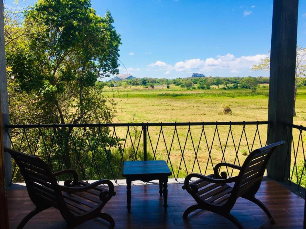 Ceylon Breeze Sigiriya Hotel Екстериор снимка
