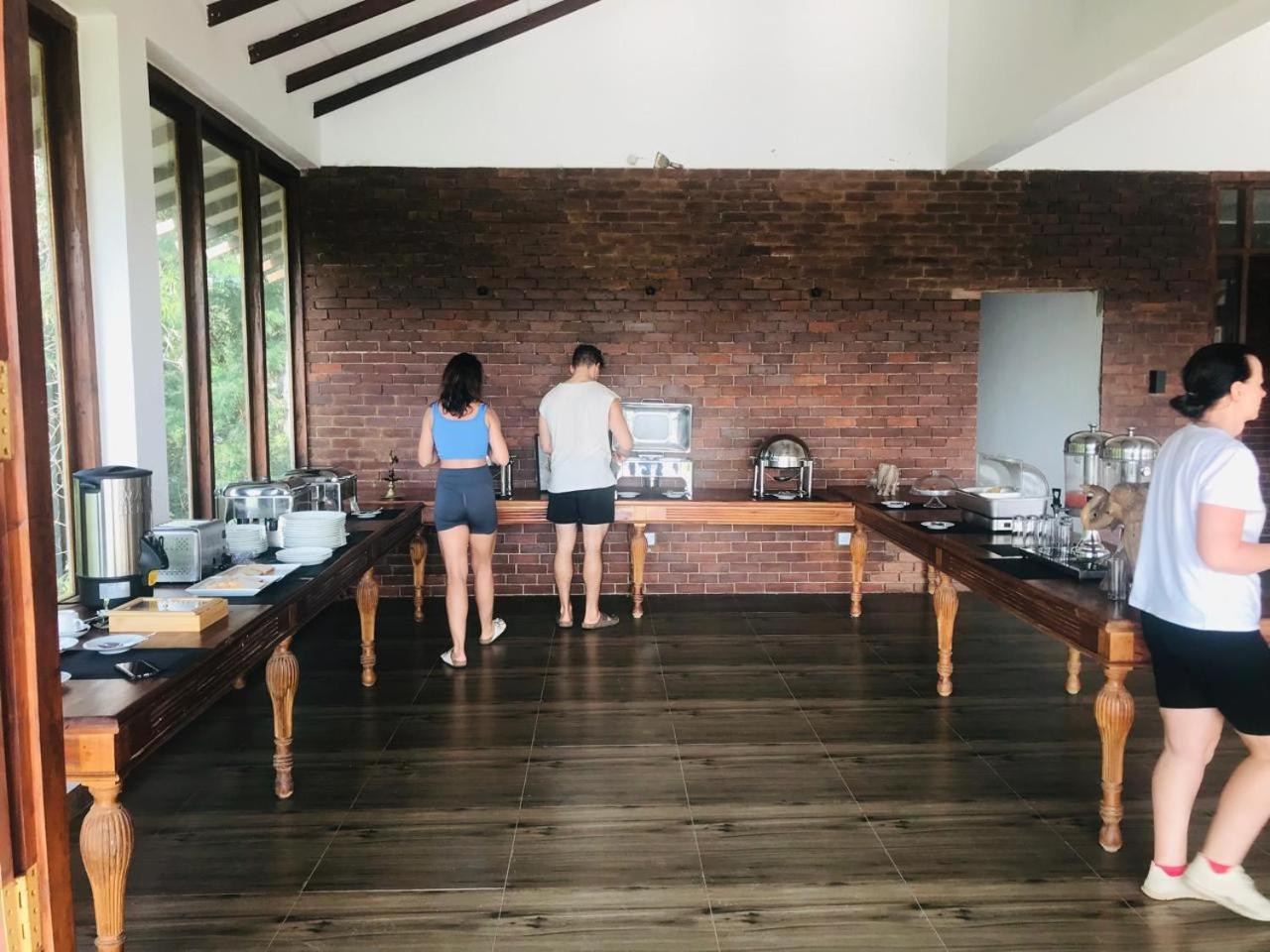 Ceylon Breeze Sigiriya Hotel Екстериор снимка