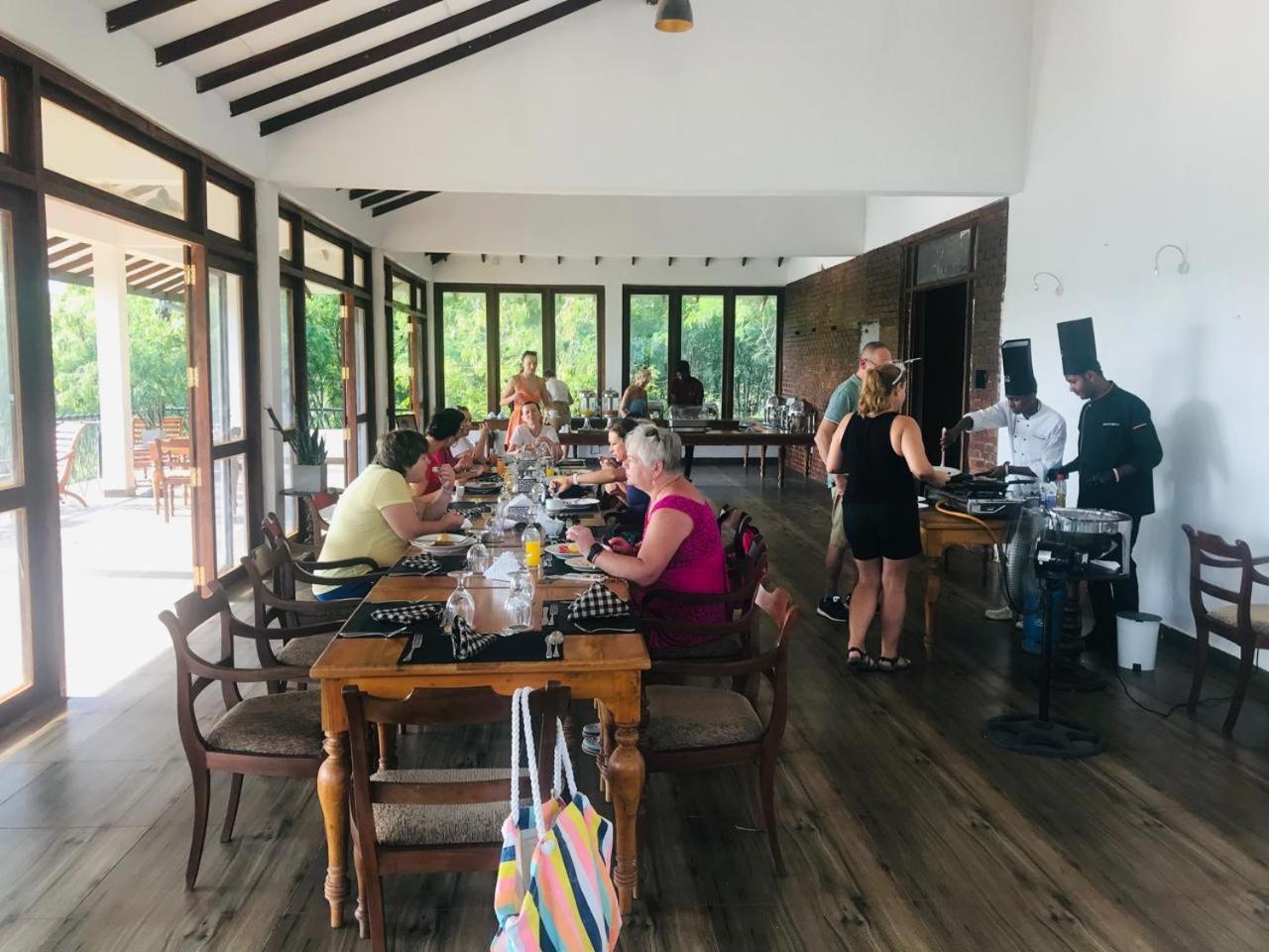 Ceylon Breeze Sigiriya Hotel Екстериор снимка