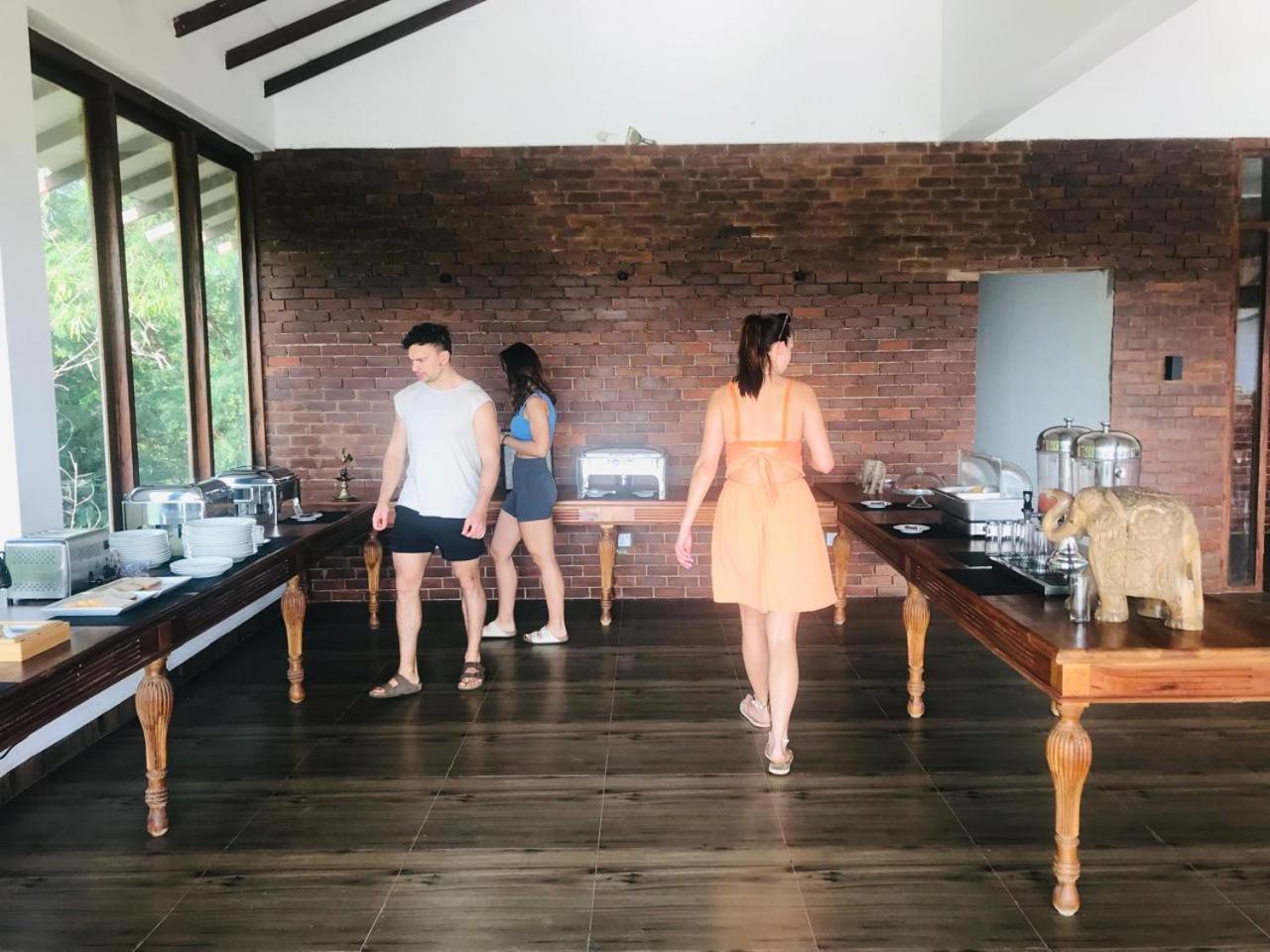 Ceylon Breeze Sigiriya Hotel Екстериор снимка
