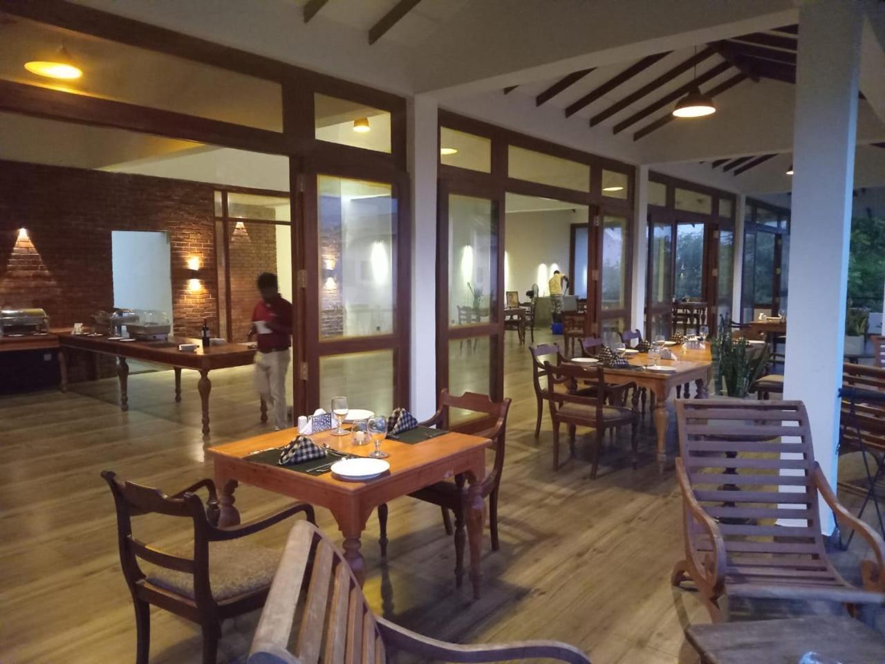 Ceylon Breeze Sigiriya Hotel Екстериор снимка