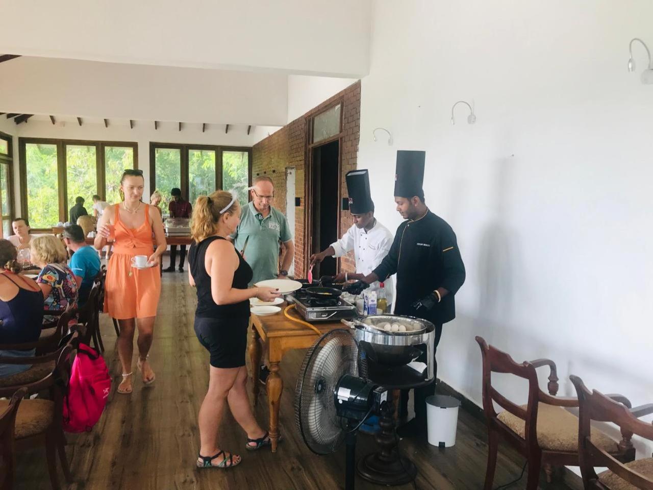 Ceylon Breeze Sigiriya Hotel Екстериор снимка