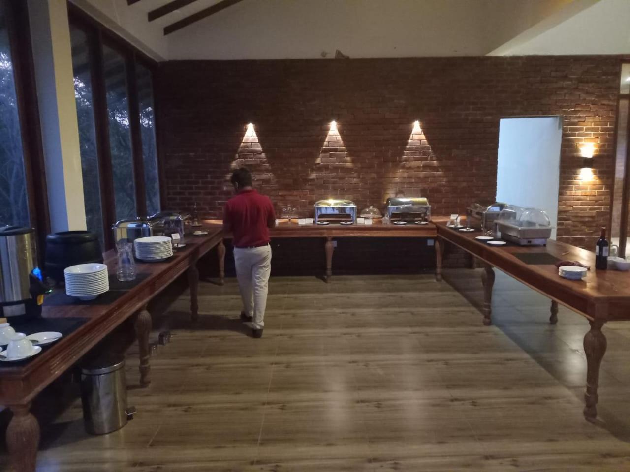 Ceylon Breeze Sigiriya Hotel Екстериор снимка